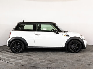 2011 Mini Hatch One II (R56) Рестайлинг, белый, 775000 рублей, вид 4