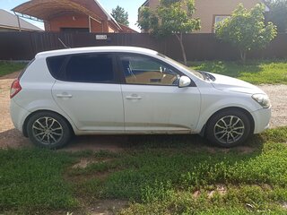 2010 Kia Ceed I Рестайлинг, белый, 650000 рублей, вид 2