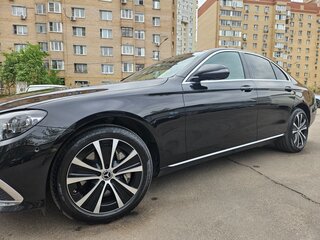 2020 Mercedes-Benz E-Класс 300 e V (W213, S213, C238) Рестайлинг, чёрный, 5190000 рублей, вид 4