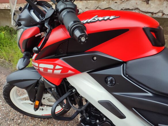 2021 Bajaj Pulsar NS 200, красный, 170000 рублей - вид 14