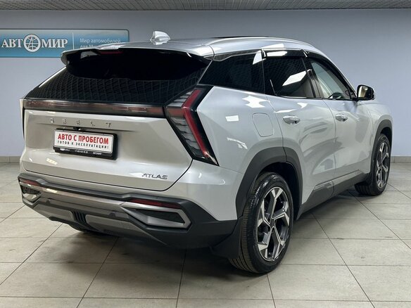 2023 Geely Atlas II, серый, 2560000 рублей - вид 6