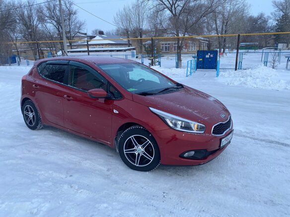 2013 Kia Ceed II, красный, 650000 рублей - вид 1
