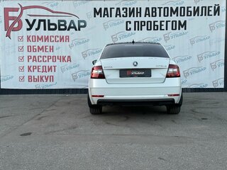 2017 Skoda Octavia III (A7) Рестайлинг, белый, 1550000 рублей, вид 5