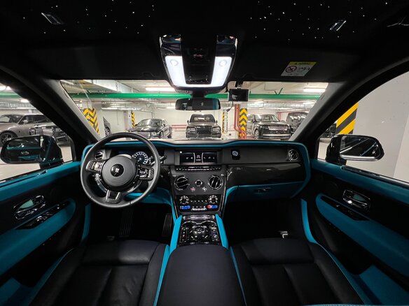 2020 Rolls-Royce Cullinan Black Badge I (Series I), чёрный, 39950000 рублей - вид 8