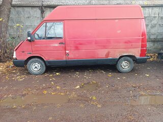 1990 Renault Trafic, красный, 550000 рублей, вид 2