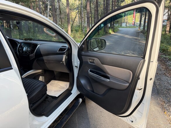 2015 Mitsubishi L200 V, белый, 2290000 рублей - вид 12