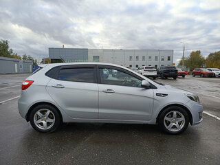2014 Kia Rio III, серебристый, 710000 рублей, вид 4