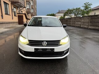 2017 Volkswagen Polo V Рестайлинг, белый, 1200000 рублей, вид 3