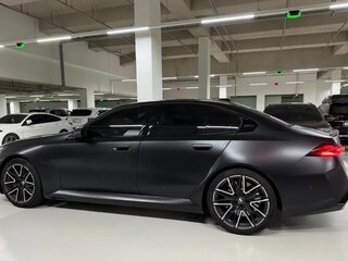 2026 BMW M5 VII (G90), чёрный, 19500888 рублей, вид 4