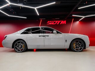 2025 Rolls-Royce Ghost Black Badge II Рестайлинг (Series II), серый, 46000000 рублей, вид 5