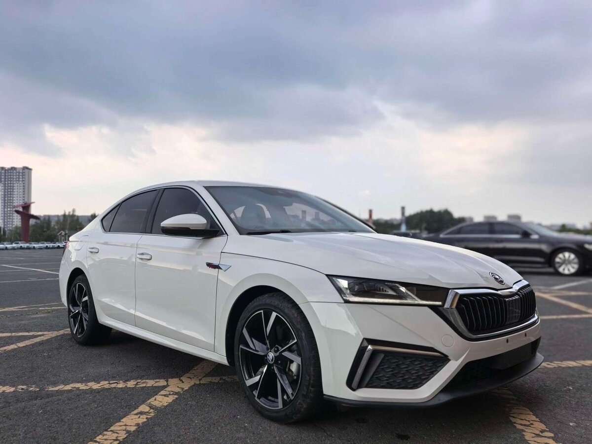 Открыть фотографии: Skoda Octavia IV (A8)