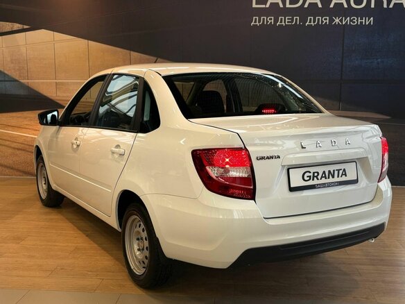 2026 Lada (ВАЗ) Granta I Рестайлинг, белый, 987000 рублей - вид 8