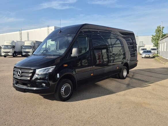 2024 Mercedes-Benz Sprinter, чёрный