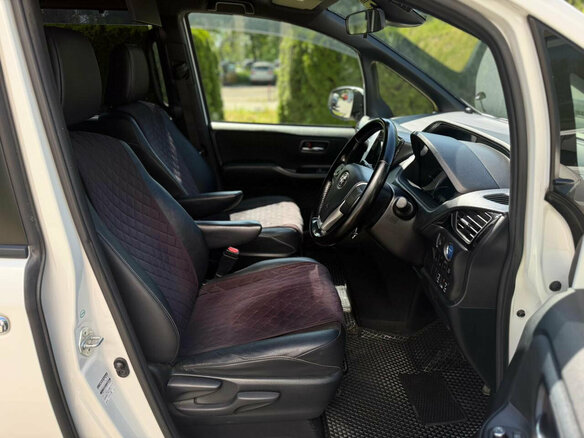 2016 Toyota Noah III (R80), белый, 1695000 рублей - вид 33