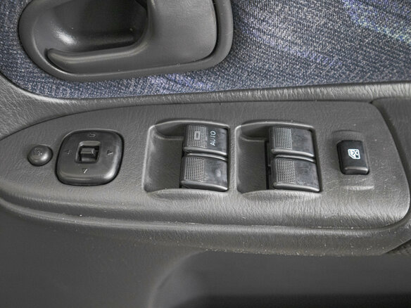 1999 Mazda Familia VIII (BJ), чёрный - вид 17
