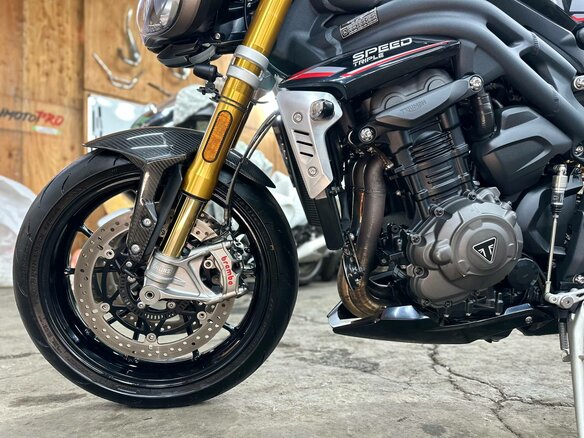 2021 Triumph Speed Triple, чёрный, 1390000 рублей - вид 22