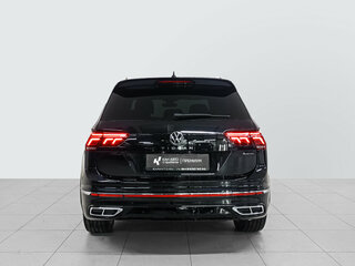 2021 Volkswagen Tiguan II Рестайлинг, чёрный, 4225000 рублей, вид 5