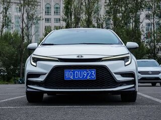 2023 Toyota Corolla Sporty XII (E210) Рестайлинг, белый, 1459999 рублей, вид 2