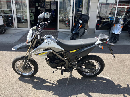 2014 Kawasaki D-tracker 125, белый, 165000 рублей, вид 1