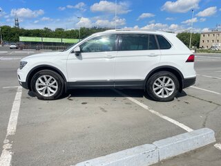 2017 Volkswagen Tiguan II, белый, 2990000 рублей, вид 3