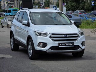 2017 Ford Kuga II Рестайлинг, белый, 1869000 рублей, вид 3