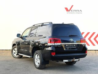 2018 Toyota Land Cruiser 200 Series Рестайлинг 2, чёрный, 6100000 рублей, вид 3