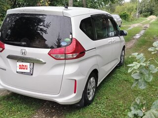 2019 Honda Freed II, белый, 1580000 рублей, вид 4