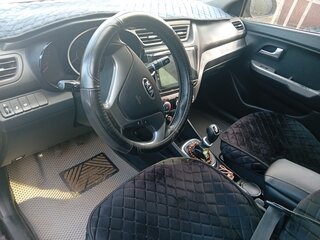 2015 Kia Rio III Рестайлинг, чёрный, 740000 рублей, вид 4