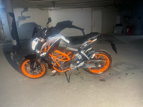 2014 KTM 390 Duke, белый, 390000 рублей, вид 3
