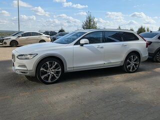 2018 Volvo V90 Cross Country I, белый, 3650000 рублей, вид 3