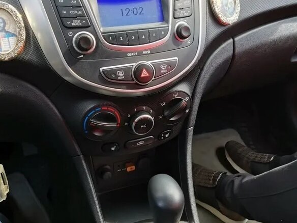 2013 Hyundai Solaris I, голубой, 1200000 рублей - вид 2
