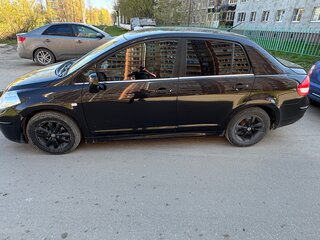 2010 Nissan Tiida I Рестайлинг, коричневый, 615000 рублей, вид 3