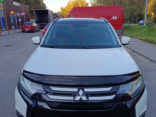 2017 Mitsubishi Outlander III Рестайлинг 2, белый, 1800000 рублей, вид 1