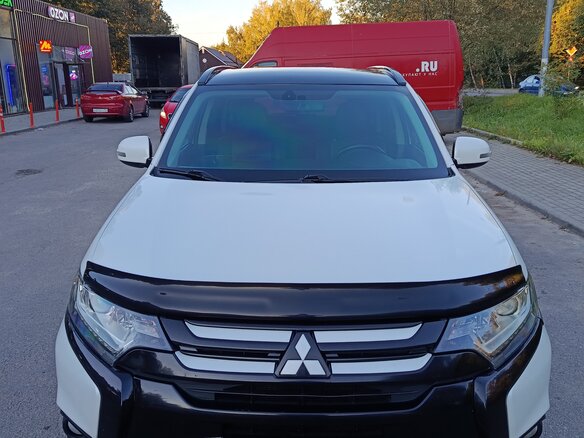2017 Mitsubishi Outlander III Рестайлинг 2, белый, 1760000 рублей