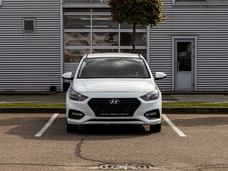 2019 Hyundai Solaris II, белый, 1065000 рублей, вид 2
