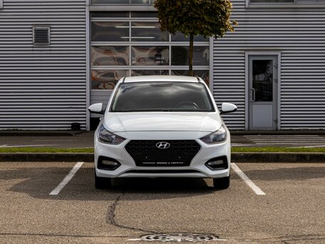 2019 Hyundai Solaris II, белый, 1065000 рублей, вид 2