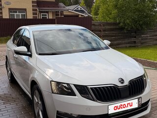 2019 Skoda Octavia III (A7) Рестайлинг, белый, 1600000 рублей, вид 3