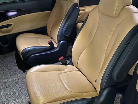 2021 Kia Carnival IV, чёрный, 4600000 рублей, вид 5