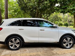 2019 Kia Sorento III Prime Рестайлинг, белый, 3650000 рублей, вид 3