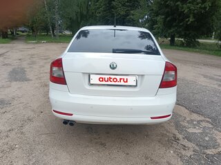2013 Skoda Octavia II (A5) Рестайлинг, белый, 950000 рублей, вид 4