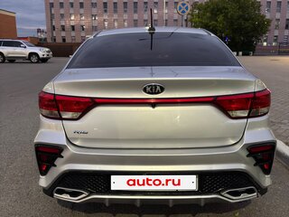 2019 Kia Rio IV, серебристый, 1400000 рублей, вид 4