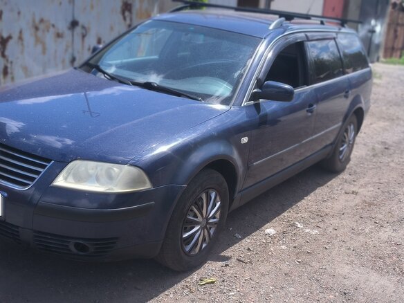 2001 Volkswagen Passat B5 Рестайлинг, синий, 370000 рублей