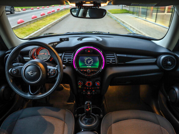 2019 Mini Hatch Cooper III (F55/F56) Рестайлинг, чёрный, 2263777 рублей - вид 10