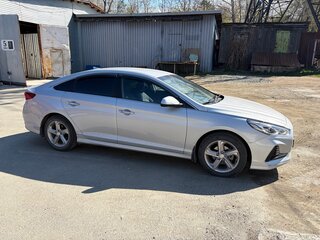 2018 Hyundai Sonata VII (LF) Рестайлинг, серебристый, 1900000 рублей, вид 3