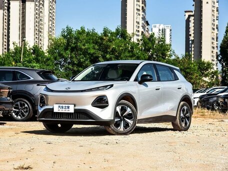 2026 Changan Qiyuan Q05 51.9 kWh II, серебристый, 2000000 рублей, вид 1