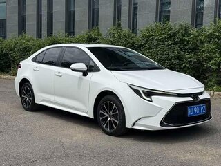 2023 Toyota Levin XII (E210) Рестайлинг, белый, 1165000 рублей, вид 3