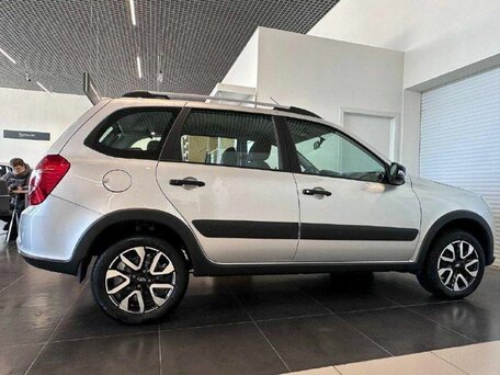 2026 Lada (ВАЗ) Granta Cross I Рестайлинг, серебристый, 1216000 рублей, вид 5
