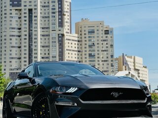 2019 Ford Mustang VI Рестайлинг, серый, 2250000 рублей, вид 2