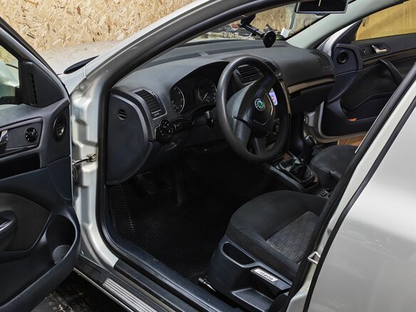 2013 Skoda Octavia II (A5) Рестайлинг, серебристый, 650000 рублей - вид 4