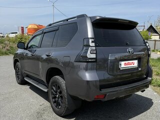 2021 Toyota Land Cruiser Prado 150 Series Рестайлинг 3, серый, 5250000 рублей, вид 3